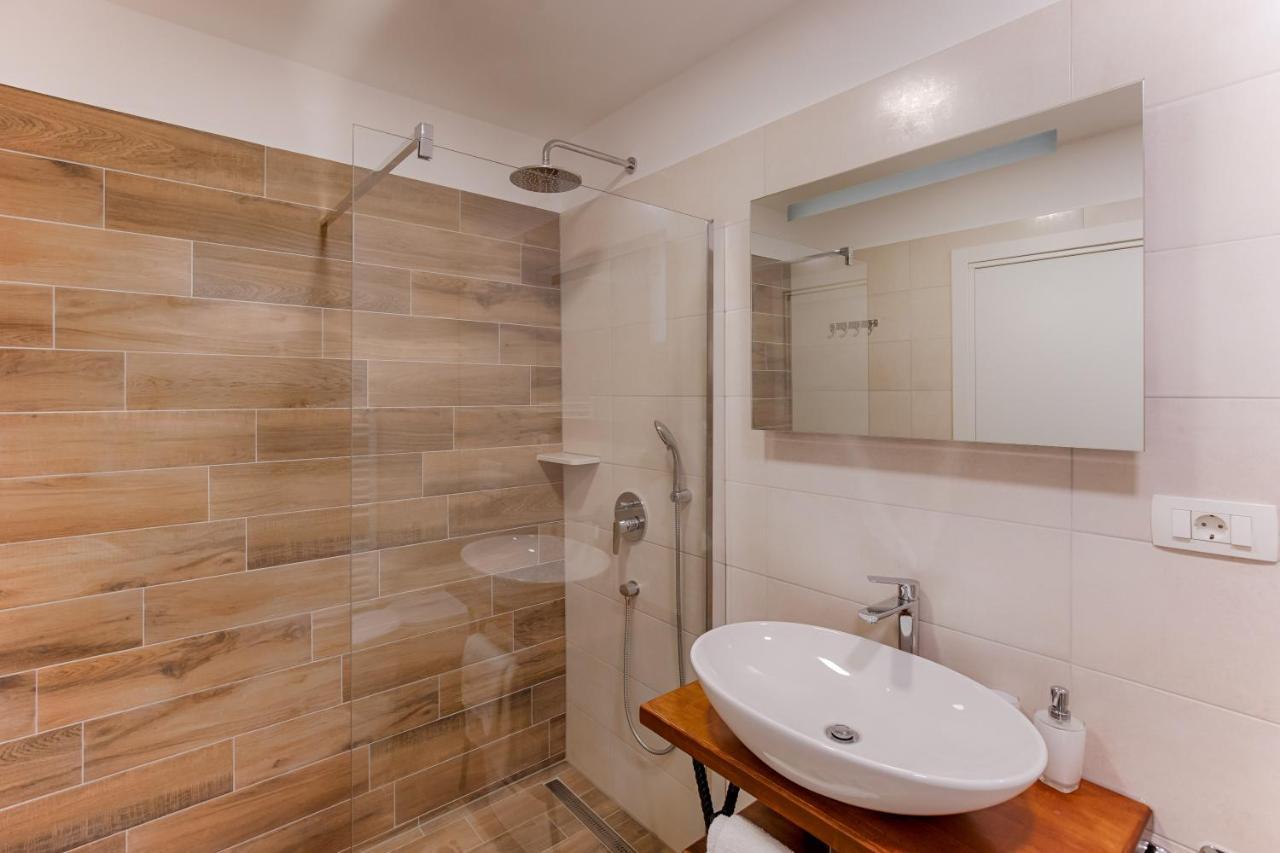Two Bedroom Apartment Paris Rijeka Exterior photo