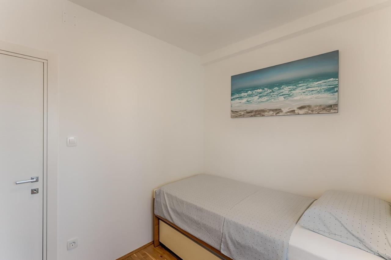 Two Bedroom Apartment Paris Rijeka Exterior photo
